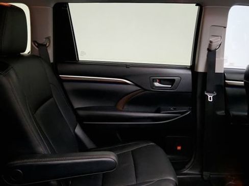 Used 2015 Toyota Highlander Limited Platinum FWD image 40