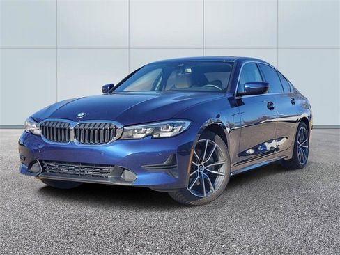 Used 2020 BMW 330i xDrive Sedan w/ Driving Assistance Package image 1