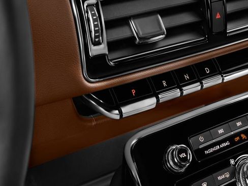 Used 2025 Lincoln Navigator L Reserve AWD/4WD image 9
