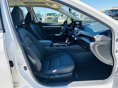 Used 2023 Nissan Altima 2.5 SV w/ SV Premium Package AWD/4WD image 32