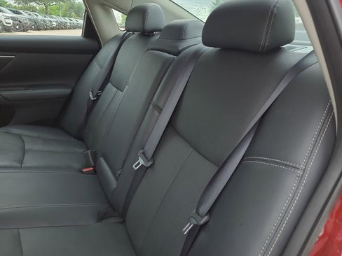 Used 2016 Nissan Altima 2.5 SL w/ 2.5 Technology Package FWD image 10