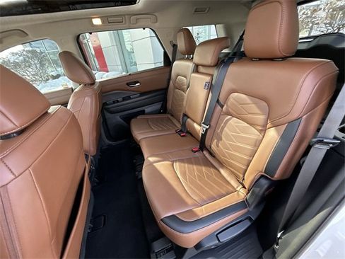 Used 2023 Nissan Pathfinder Platinum w/ Black Appearance Package image 24