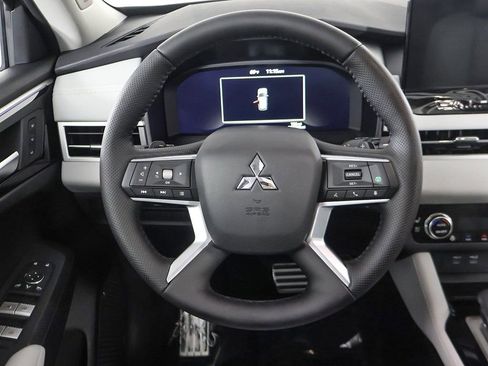New 2025 Mitsubishi Outlander SEL image 39