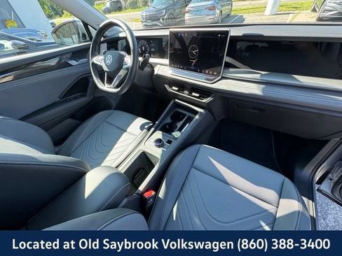Used 2025 Volkswagen Tiguan SE AWD/4WD image 27