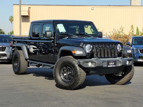 Used 2020 Jeep Gladiator Sport w/ Quick Order Package 24S AWD/4WD image 2