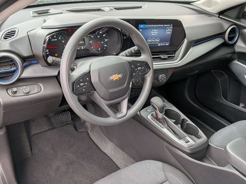 New 2026 Chevrolet Trax LS w/ LS Convenience Package FWD image 9
