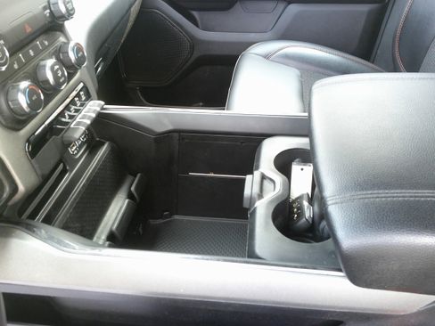 Used 2022 RAM 1500 Big Horn w/ Built-to-serve Edition image 18