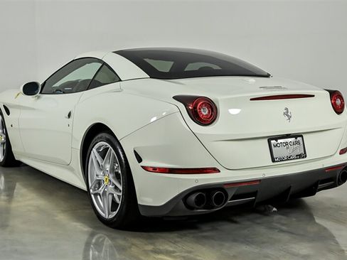 Used 2017 Ferrari California T RWD image 36