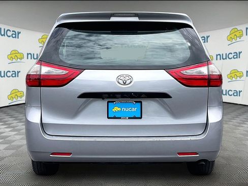Used 2017 Toyota Sienna L FWD image 5