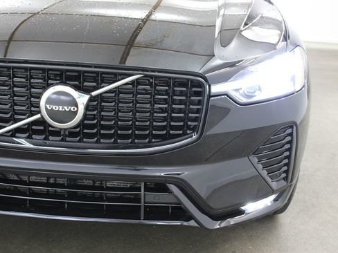 Used 2024 Volvo XC60 B5 Core AWD/4WD image 8