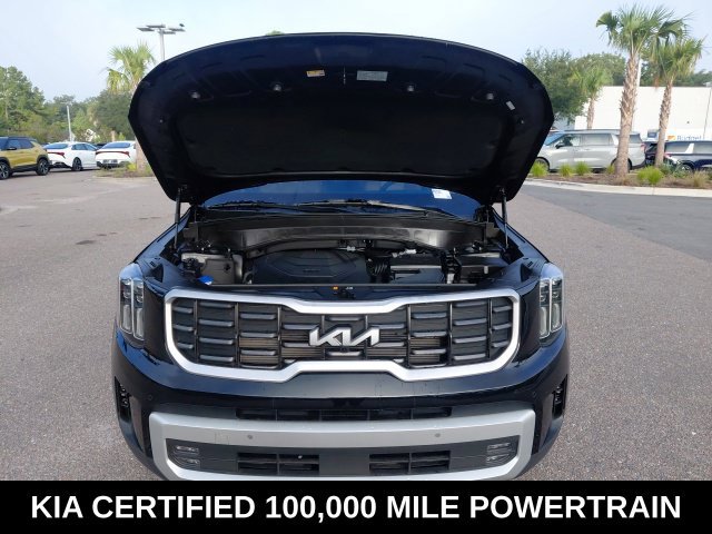Certified 2025 Kia Telluride SX w/ SX Captain's Chair Package FWD image 9