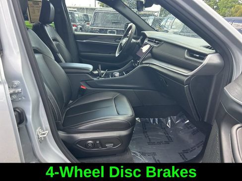 Certified 2024 Jeep Grand Cherokee Limited w/ Black Appearance Package RWD image 24