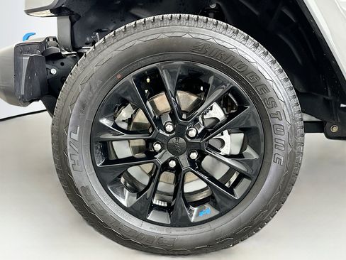 Used 2023 Jeep Wrangler Unlimited Sahara w/ Cold Weather Group AWD/4WD image 11
