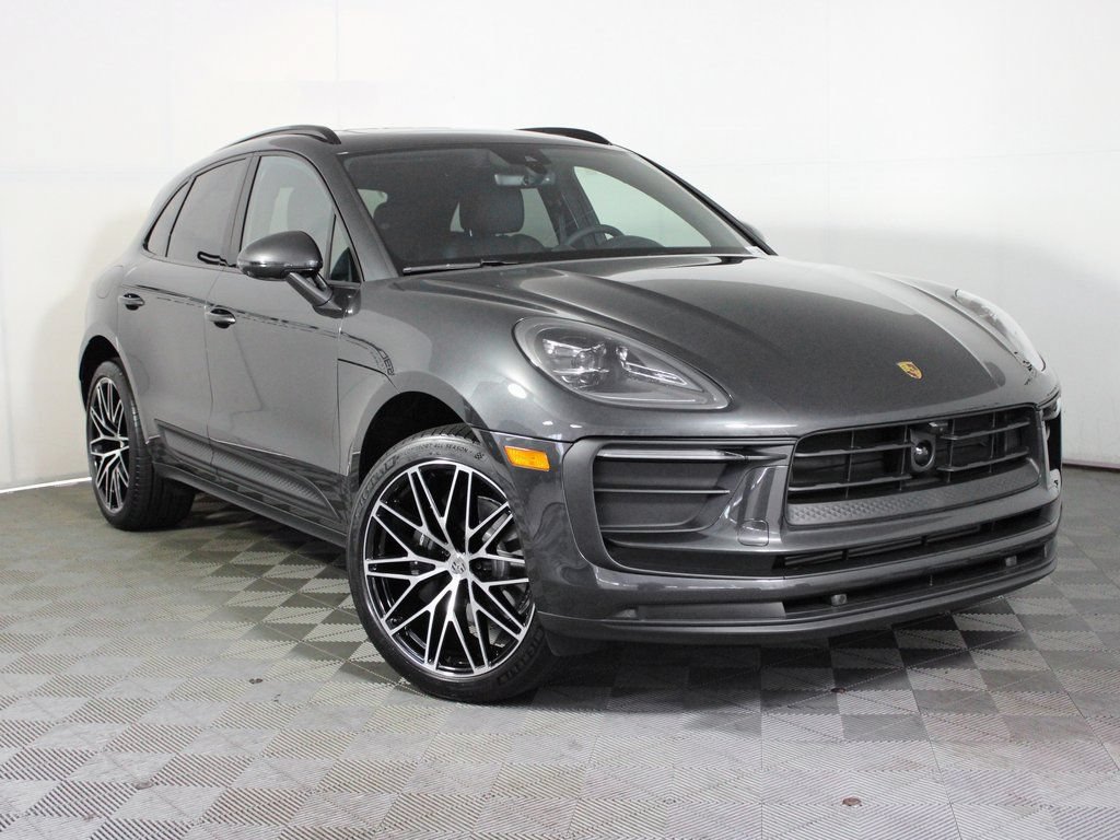 Certified 2026 Porsche Macan AWD/4WD image 9