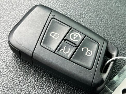 Used 2018 Volkswagen Atlas SEL AWD/4WD image 37