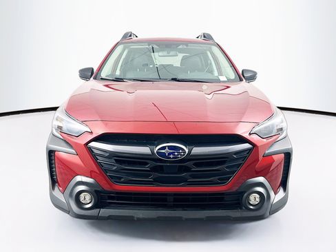 Used 2025 Subaru Outback Premium AWD/4WD image 2