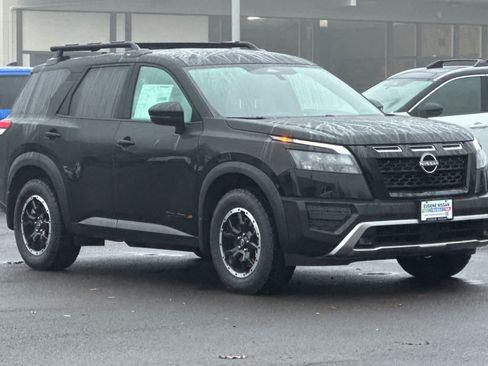 New 2025 Nissan Pathfinder Rock Creek AWD/4WD image 9