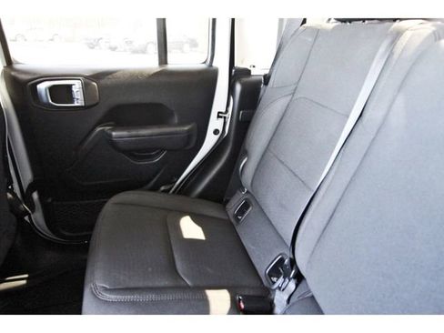 Used 2023 Jeep Gladiator Willys image 11