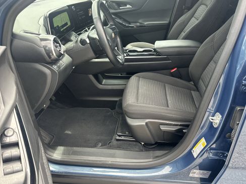 Used 2025 Chevrolet Equinox LT FWD image 9