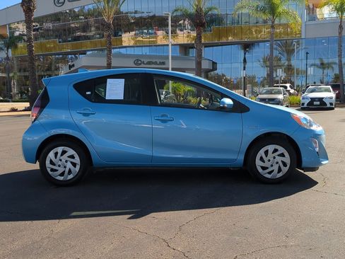 Used 2016 Toyota Prius C One image 4