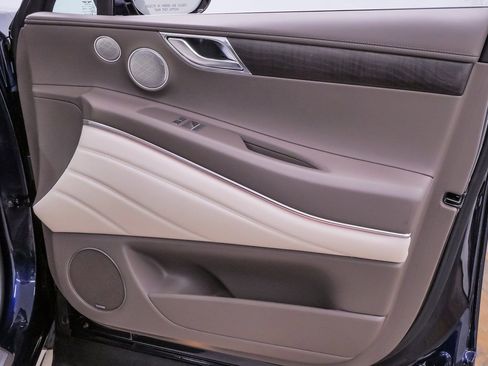 Certified 2024 Genesis GV80 3.5T w/ Prestige Package image 34