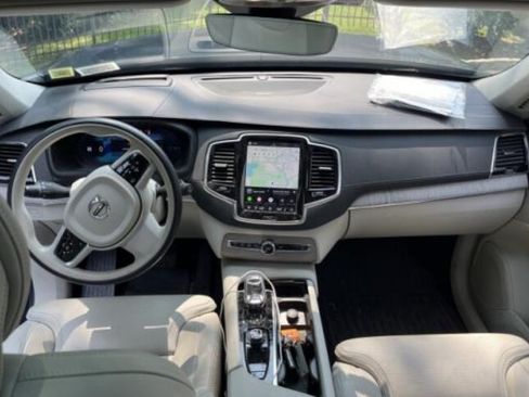 Used 2024 Volvo XC90 T8 Ultimate w/ Protection Package Premier AWD/4WD image 3