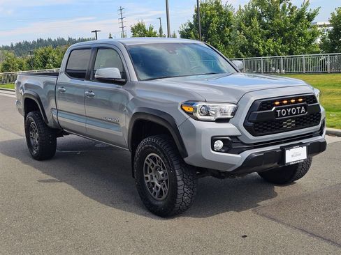 Used 2021 Toyota Tacoma TRD Off-Road AWD/4WD image 7