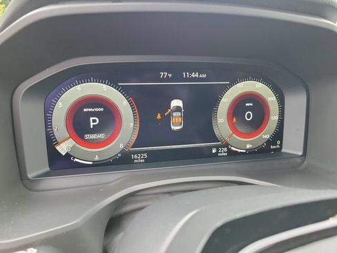Used 2025 Nissan Rogue Platinum FWD image 26