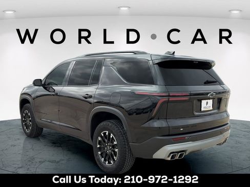 Used 2024 Chevrolet Traverse Z71 w/ Enhanced Driving Package AWD/4WD image 5