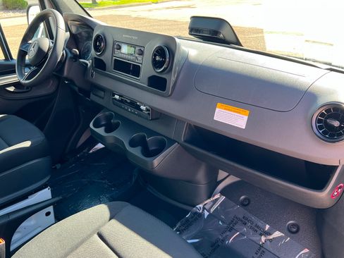 New 2026 Mercedes-Benz Sprinter 2500 image 18