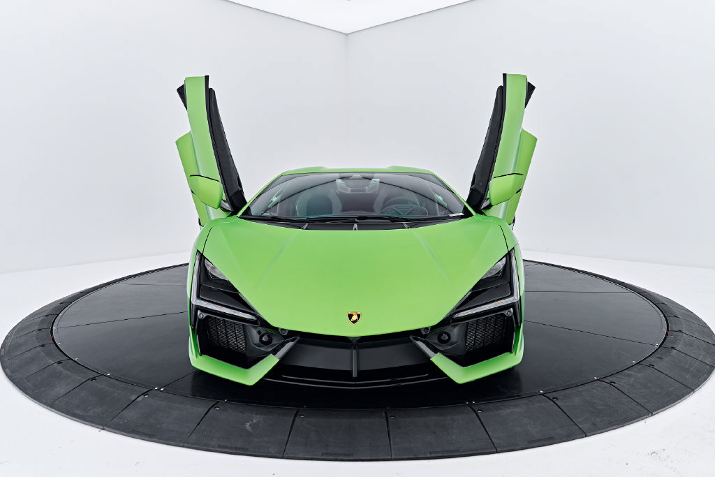Used 2024 Lamborghini Revuelto AWD/4WD image 18