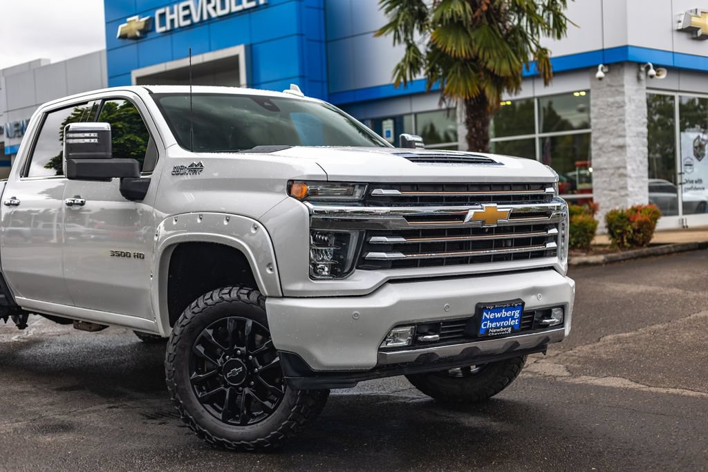 Used 2020 Chevrolet Silverado 3500 High Country w/ Z71 Off-Road Package AWD/4WD image 3