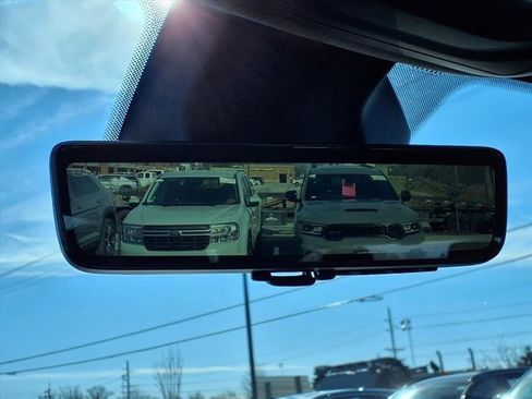 Used 2023 Jeep Grand Cherokee L Limited w/ Luxury Tech Group II image 8