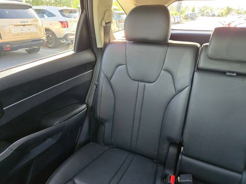 Used 2023 Kia Sorento S w/ Panoramic Sunroof Package FWD image 12