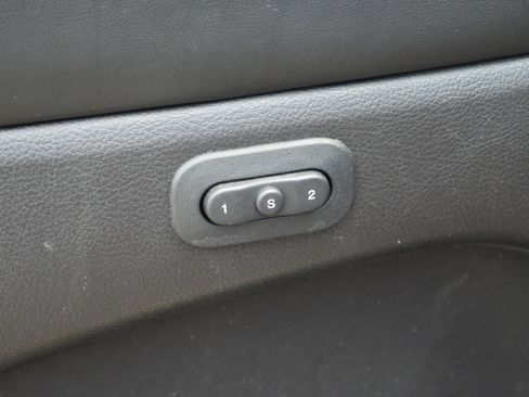 Used 2021 Jeep Grand Cherokee Limited w/ Trailer Tow Group IV image 34