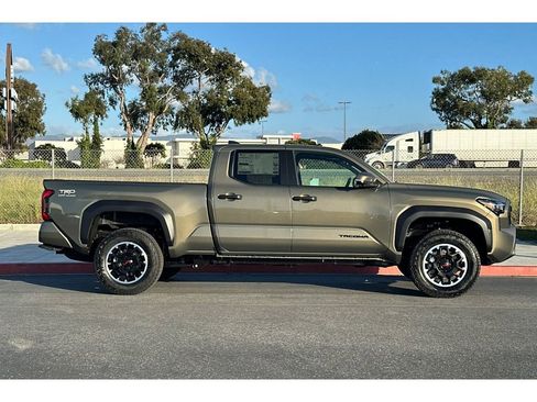 New 2026 Toyota Tacoma TRD Off-Road AWD/4WD image 3