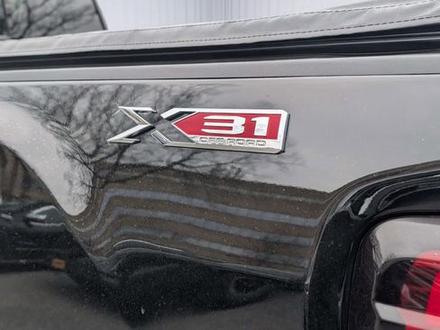 Certified 2025 GMC Sierra 2500 SLT w/ SLT Premium Package image 10