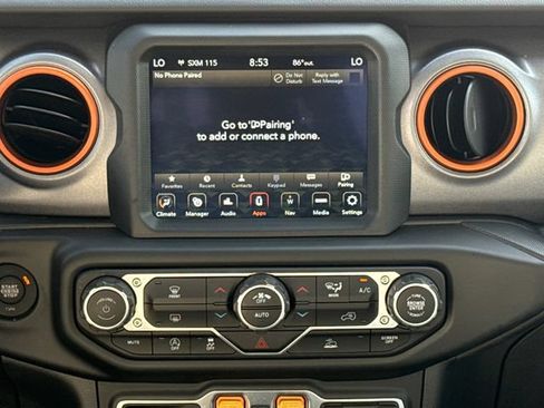 Used 2023 Jeep Gladiator Mojave AWD/4WD image 13