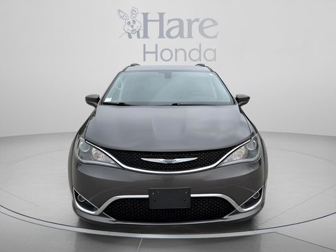 Used 2017 Chrysler Pacifica Touring-L Plus FWD image 8