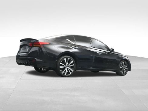 Used 2022 Nissan Altima 2.5 Platinum AWD/4WD image 14