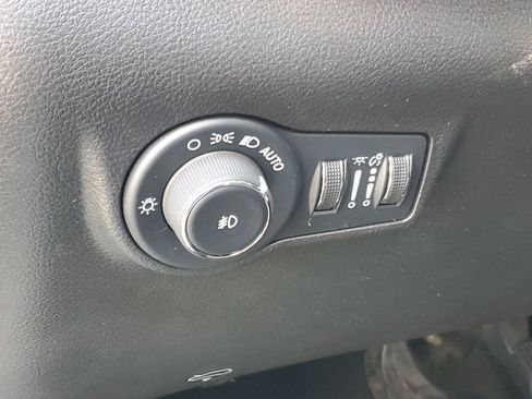 Used 2024 Jeep Compass Latitude AWD/4WD image 11