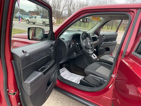 Used 2014 Jeep Patriot Latitude image 17