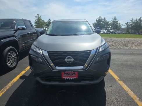 Used 2023 Nissan Rogue S AWD/4WD image 2