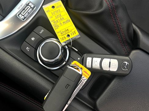 Used 2018 MAZDA MX-5 Miata Grand Touring image 51