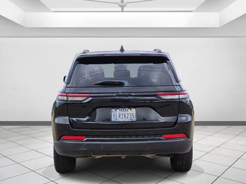 Used 2024 Jeep Grand Cherokee Altitude RWD image 6