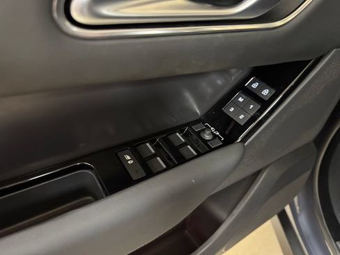Used 2026 Land Rover Range Rover Velar S AWD/4WD image 7
