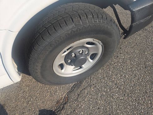 Used 2007 Chevrolet Express 2500 RWD image 10