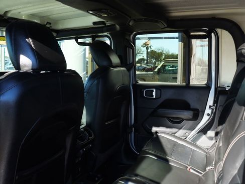 Used 2021 Jeep Gladiator Overland w/ Popular Equipment Package image 37