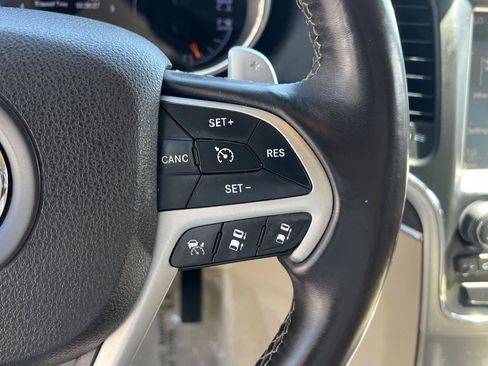 Used 2015 Jeep Grand Cherokee Overland w/ Advanced Technology Group AWD/4WD image 33