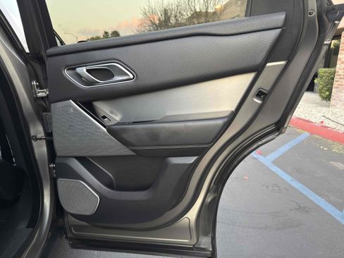Used 2018 Land Rover Range Rover Velar R-Dynamic SE image 74